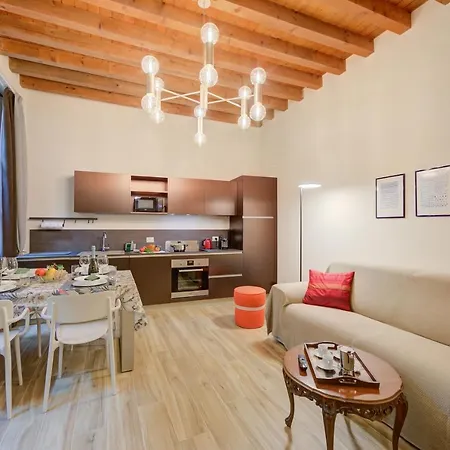 Residenza Faust-historical Center - Happy Apartment