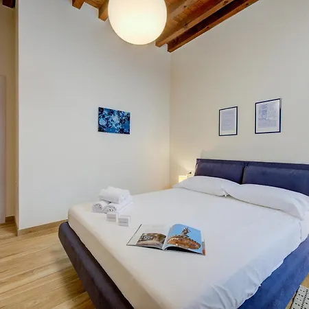 Apartment Residenza Faust-historical Center - Happy